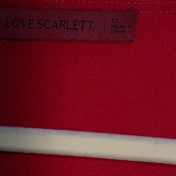 Love Scarlett Women's Ruby Red Chest Key Hole Tunic Blouse Size 2X NWT - Picture 5 of 9